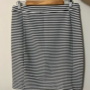 41 HAWTHORN B&W striped mini skirt with zipper detail